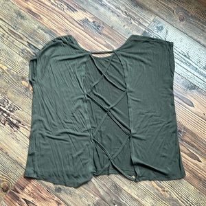 Beyond yoga crisscross back size small